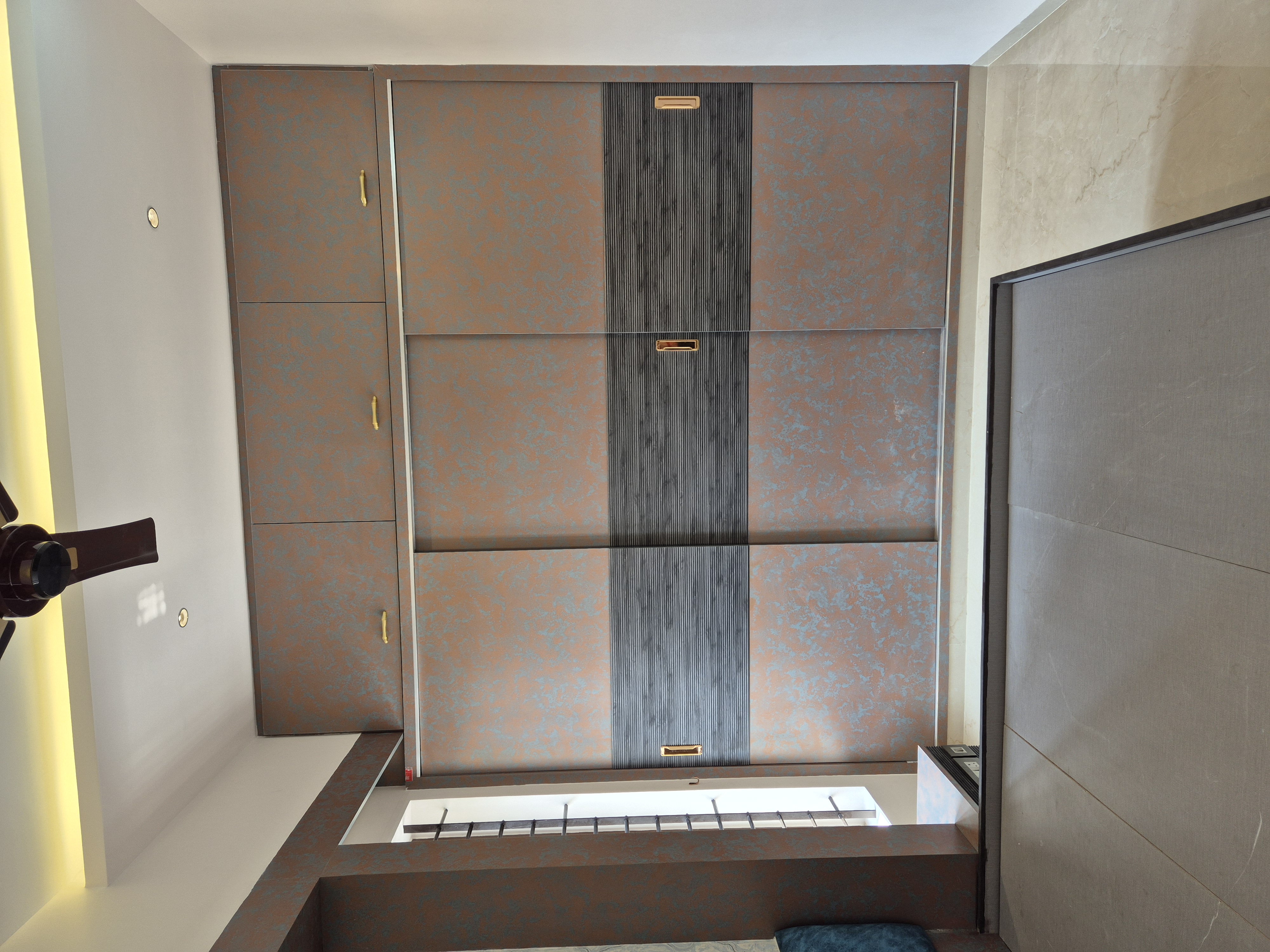 Wardrobe Design Coimbatore - Premium Sliding Wardrobe BWP Greenlam Plywood by Jayalakshmi Interiors